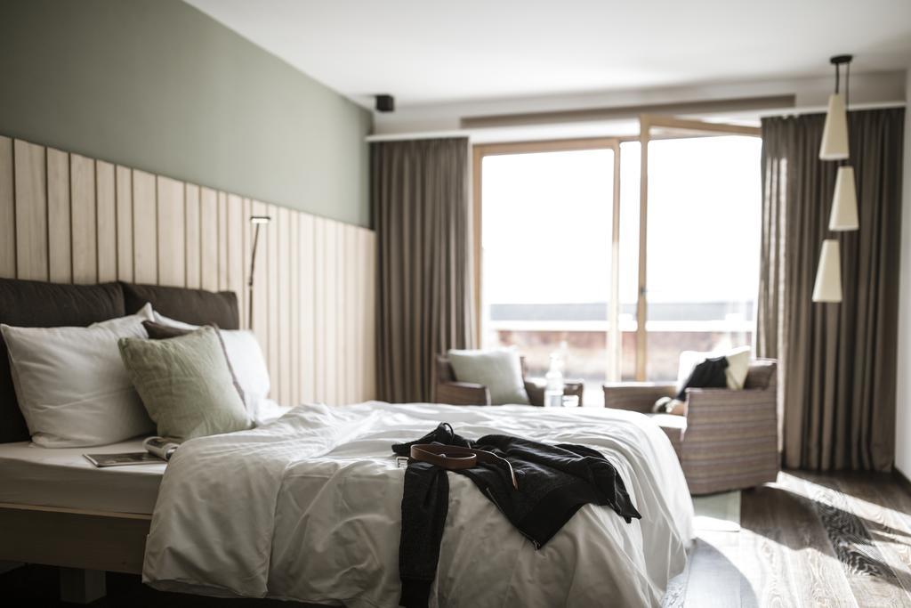 Hotel Weisses Kreuz Burgusio Chambre photo
