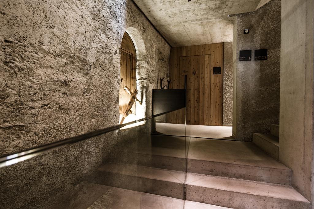 Hotel Weisses Kreuz Burgusio Extérieur photo